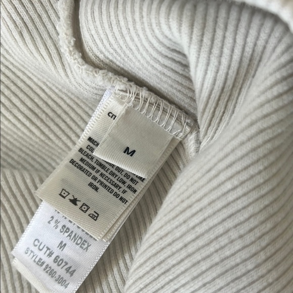 Citizens Of Humanity Ribbed V-Neck Long Sleeve Top in Cream - Picture 4 of 6